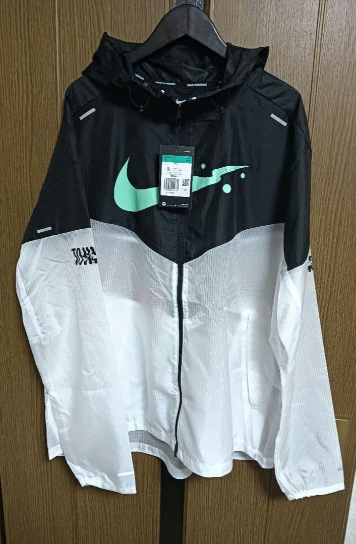 ナイキ トーキョーウィンドランナー フルジップフーディー XL 紙タグ付き