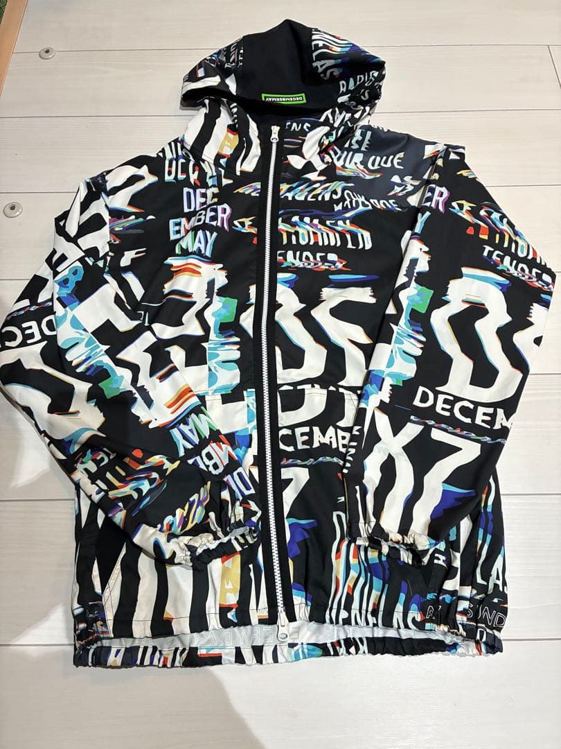 ディッセンバーメイ　DECEMBERMAY