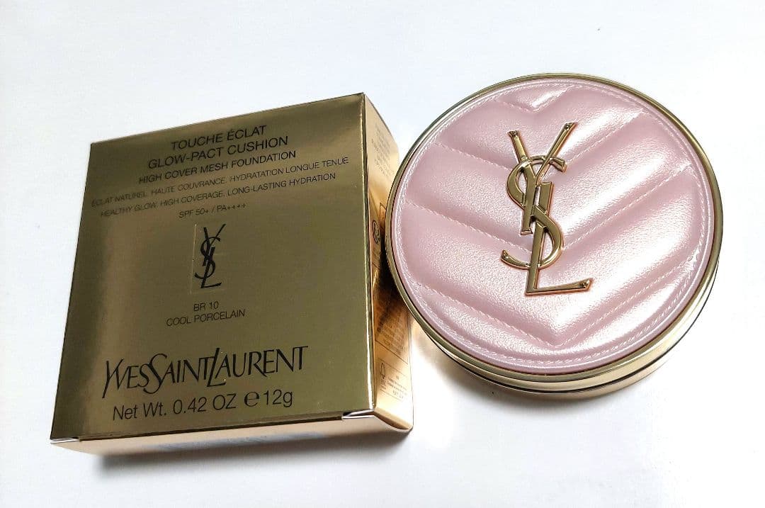 イヴ・サンローラン ラディアント タッチ グロウパクト / BR10