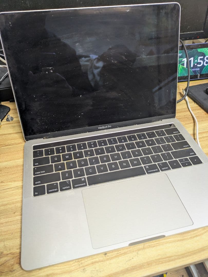 MacBook本体 MacBook Pro 2019 2.4GHz Corei516GB/512GB