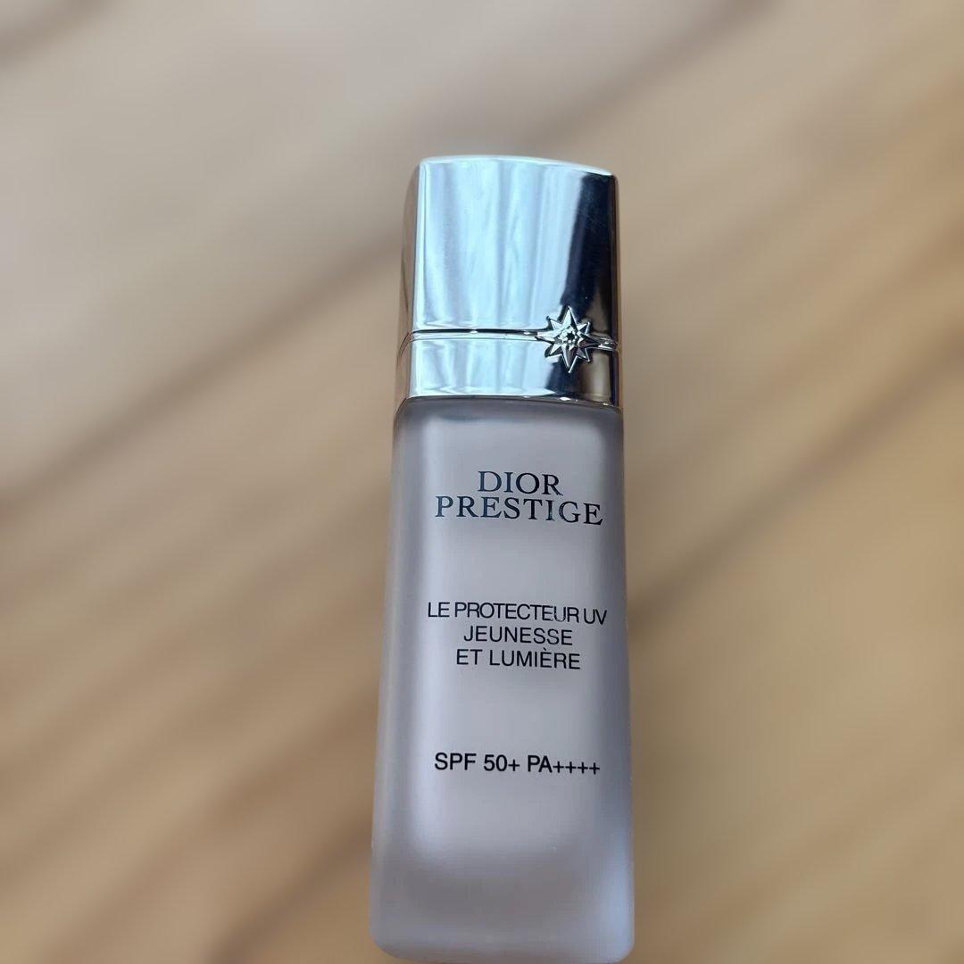 DIOR プレステージ　UVルミエール　BB 01