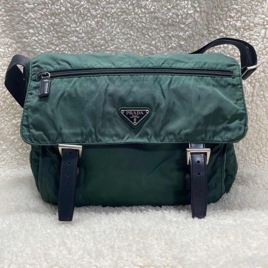 プラダ　三角ロゴ　ナイロン　レザー　メッセンジャーバッグ　ショルダー