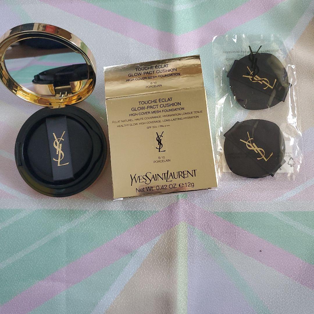 イヴ・サンローランラディアント タッチ グロウパクトB10本体+パフ２つ付き