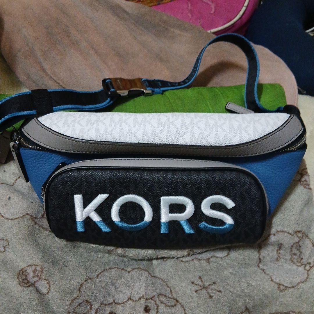 MICHEALKORS ボディバッグ・ウエストポーチ