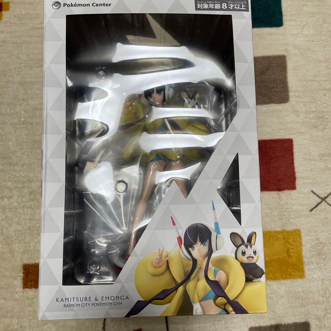 ポケモンセンターオリジナル　カミツレ&エモンガ　フィギュア