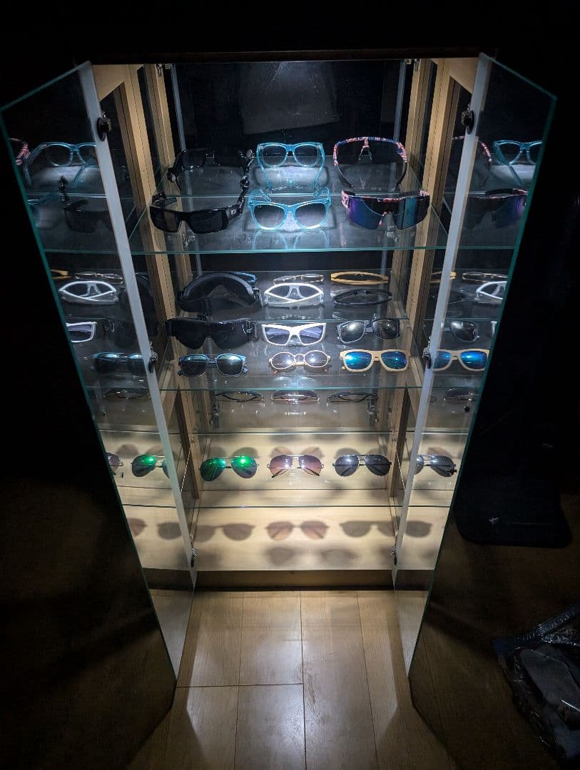 ショーケース 照明付き　引き取りで値引き