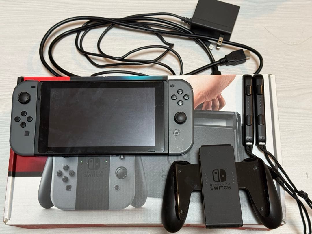 Nintendo Switch グレー 本体 ドック付き　中古