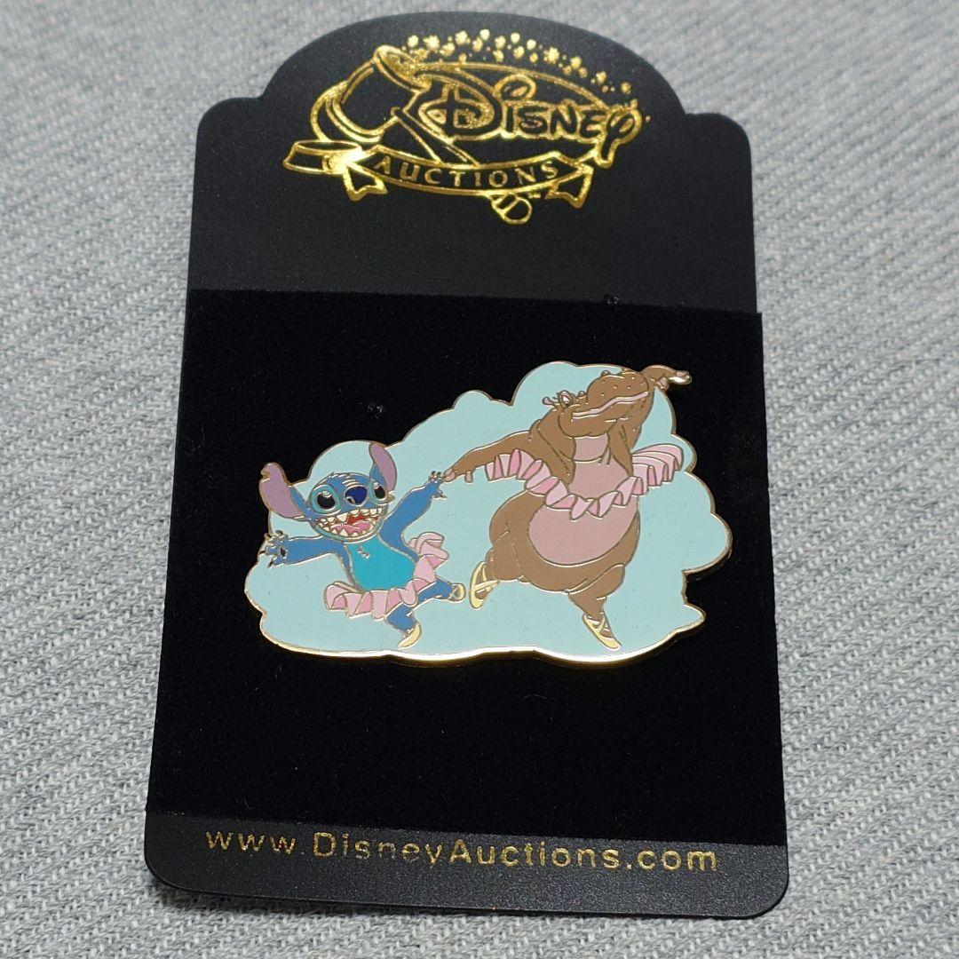 【レア】DisneyAuctions スティッチ ヒアシンスヒッポ柄 ピンバッジ