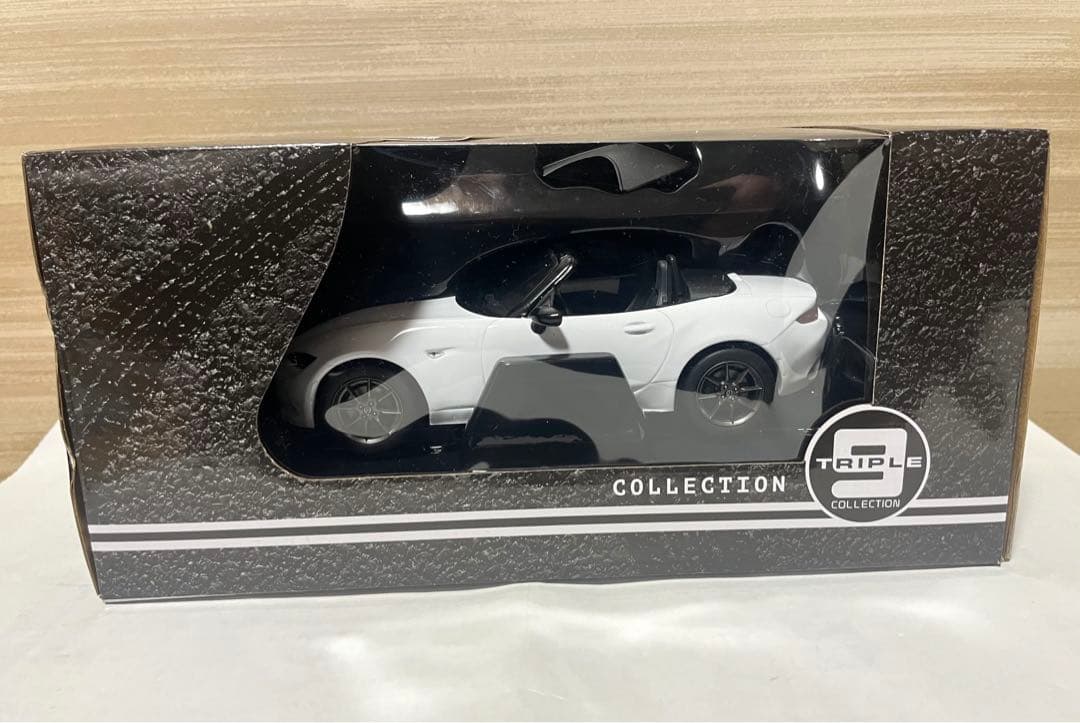 ミニカー MAZDA MX5 1/18 Triple 9 Collection 2015