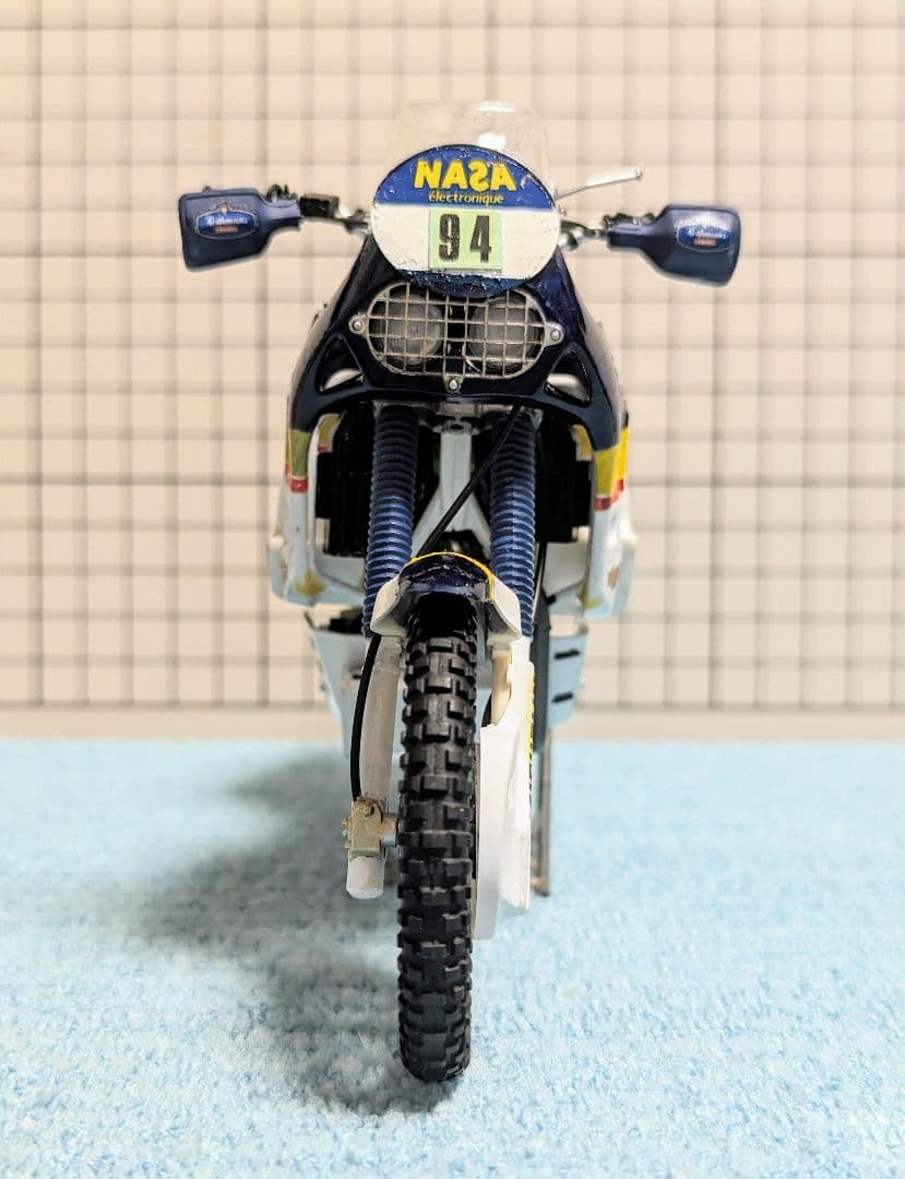 タミヤ1/12 バイクプラモデル ホンダNXR750 パリダカ優勝車完成品