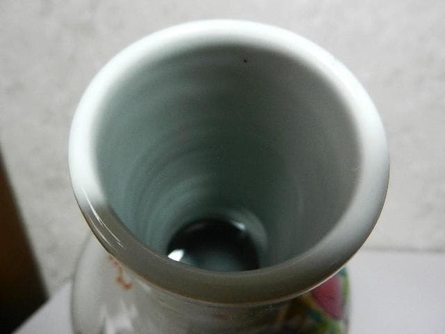 中国粉彩九桃図天球瓶（裏印「乾隆年製」） - メルカリ