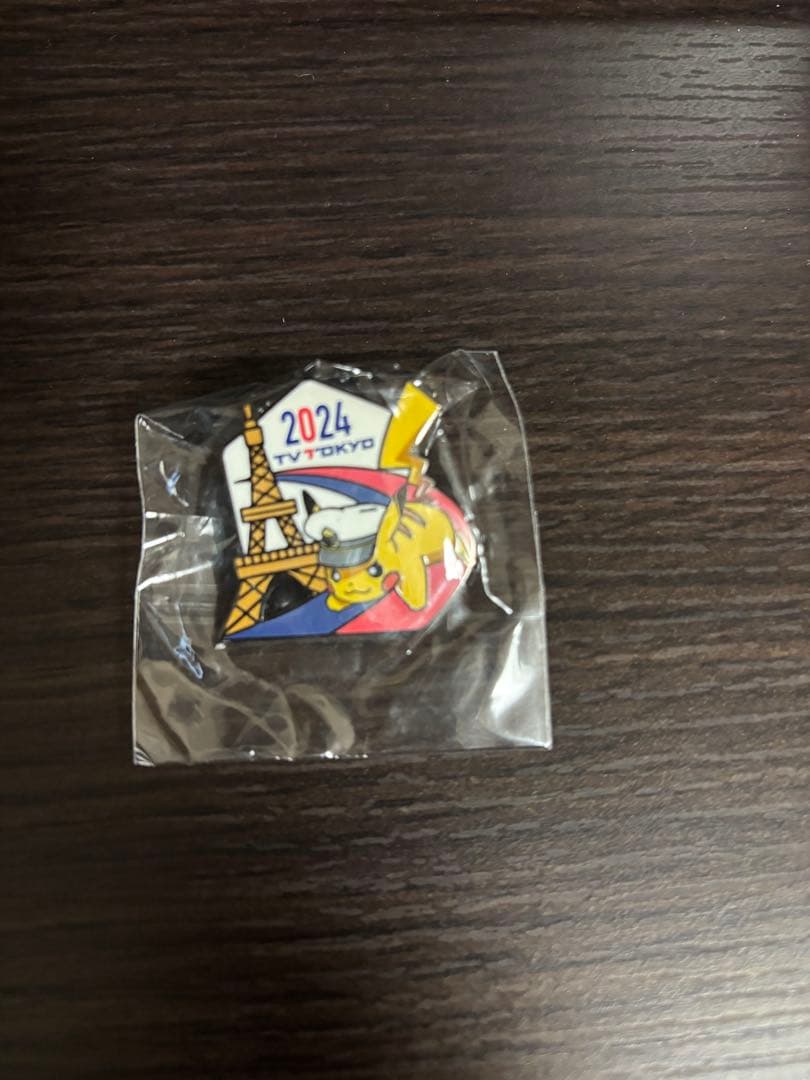 非売品新品　パリオリンピック　ピカチュウピンバッジ