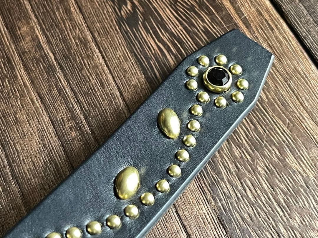 スタッズナローロングベルト 24㎜ 真鍮 フラワー HTC CALEE - メルカリ