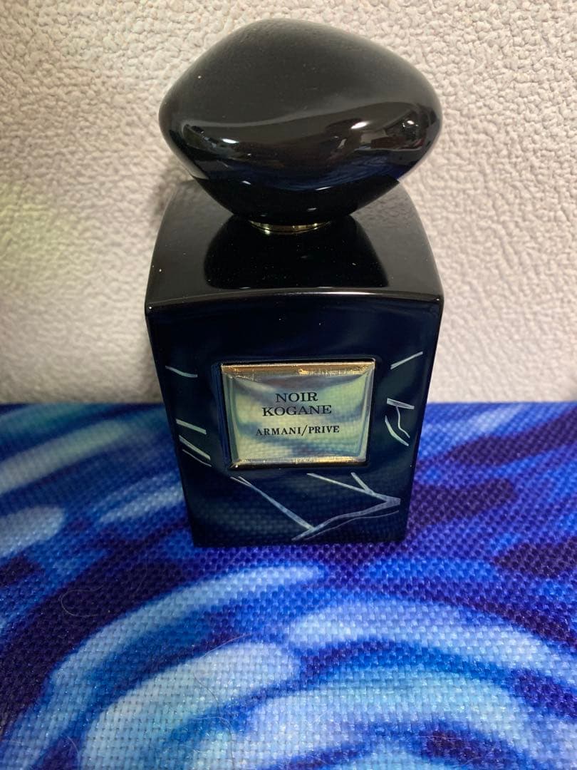 アルマーニ　プリヴェ　ノワール　コガネ　100ml アルマーニ プリヴェ ノワール コガネ 100ml | Matsuya Ginza