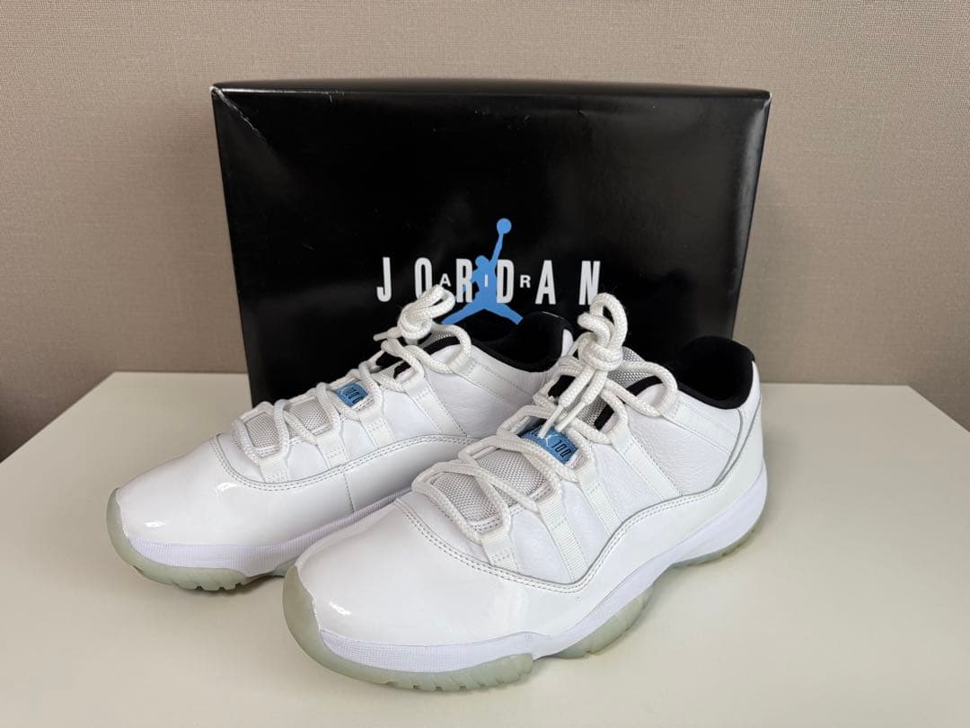 NIKE AIR JORDAN 11 RETRO エア ジョーダン