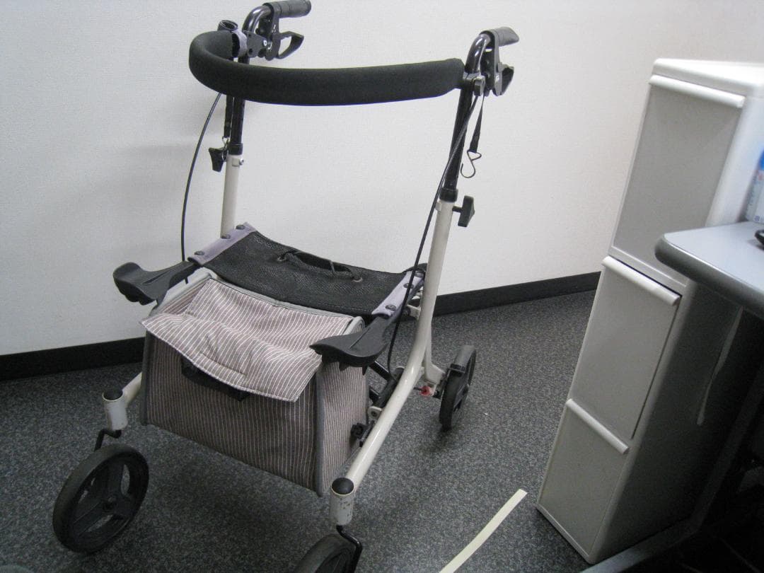 屋外用 四輪 歩行車 ショッピングターン 安寿 アロン化成 送料無料 ②