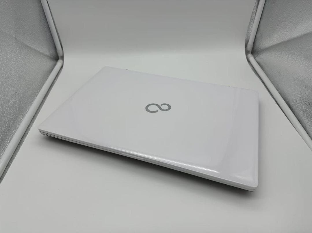 富士通 第8世代i5 8GB SSD+HDD Office付き