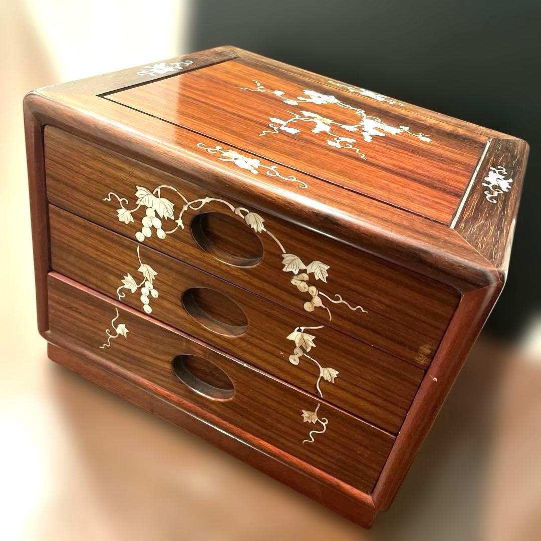 昭和レトロ 螺鈿細工 和箪笥 3段 葡萄文様 木製 アンティーク高級チェスト アンティーク 和箪笥 リメイク品 3段 幅84cm 奥行42cm 桐箪笥 チェスト