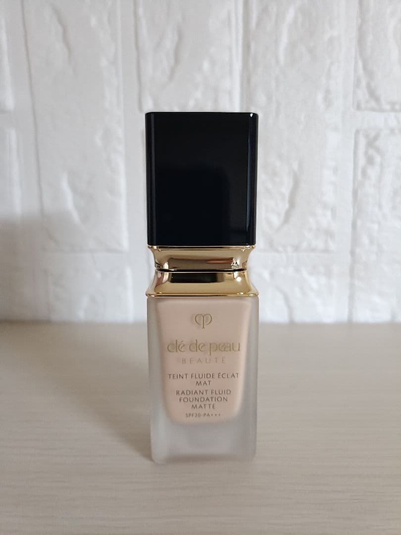 クレ・ド・ポーボーテ タンフリュイドエクラ　マット