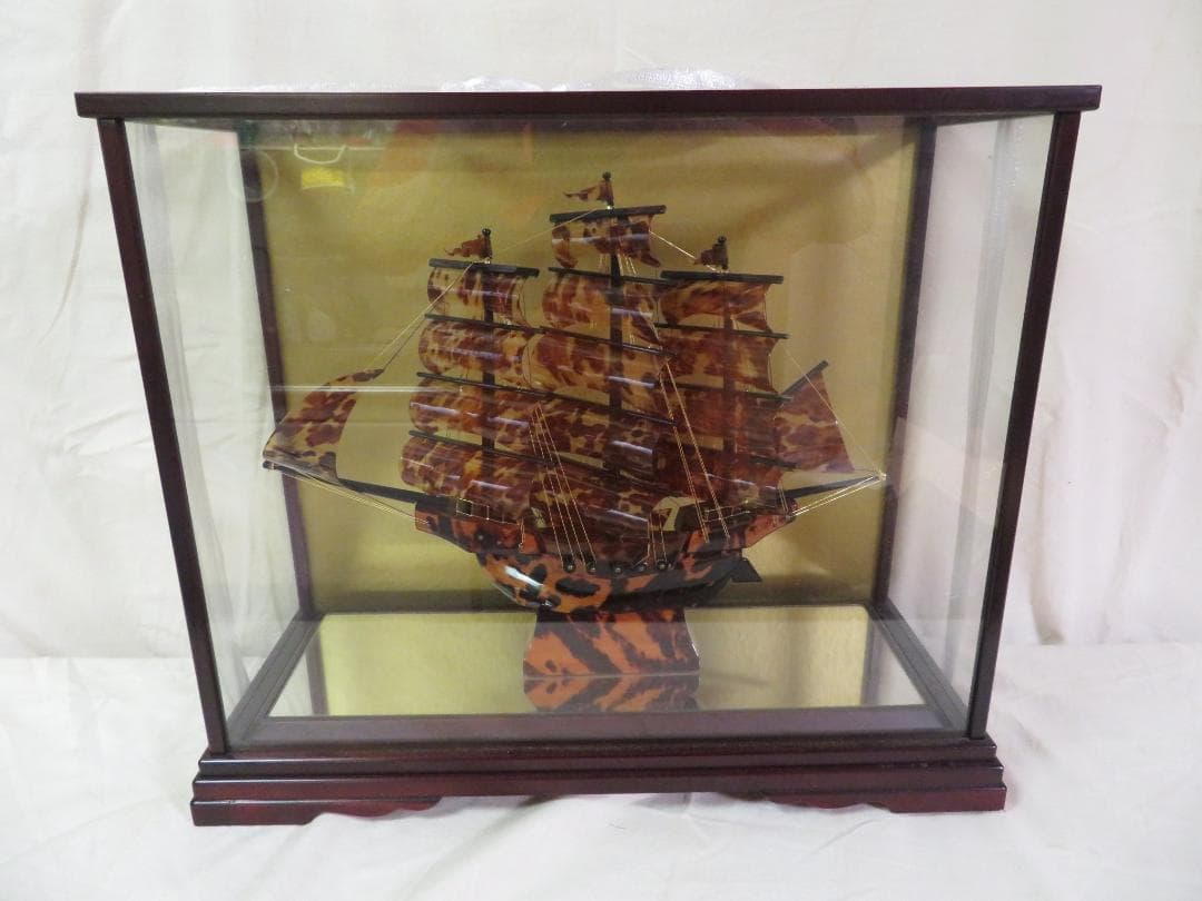 本鼈甲 帆船 彫刻 綿密細工 置物 オブジェ べっ甲 美品 ケース付