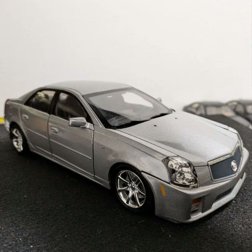 Cadillac CTS-V シルバー ミニカー　1/18 箱無　アメ車