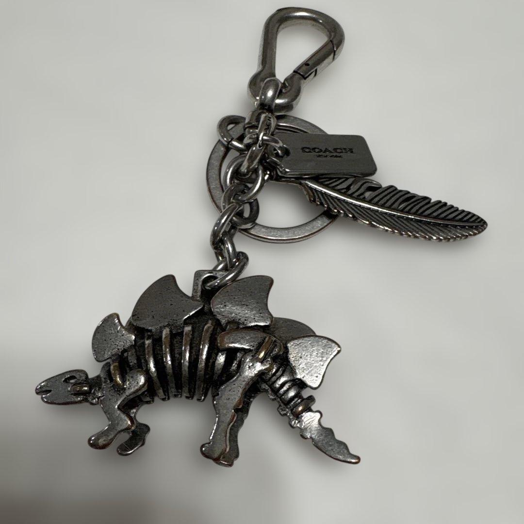 コーチ　レキシー　恐竜　キーホルダー