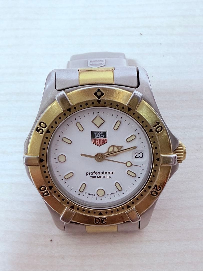 【稼働】 タグホイヤー WE1222-R QZ ホワイト文字盤 メンズ腕時計