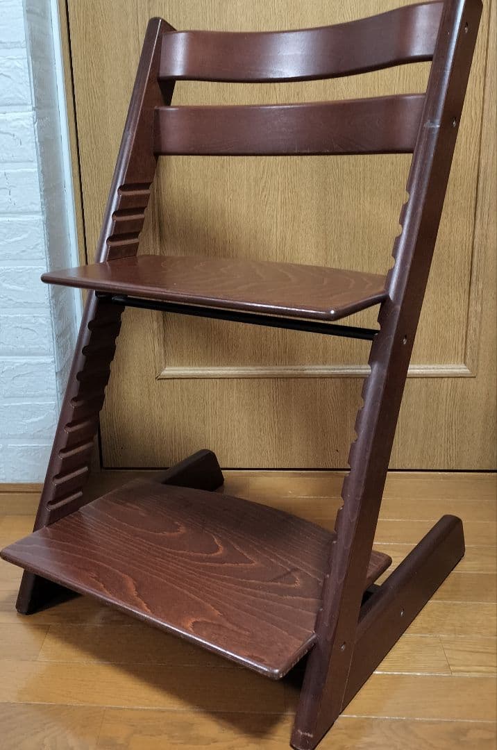 ストッケ　トリップトラップチェアシリアルNO4〜（新型タイプ）