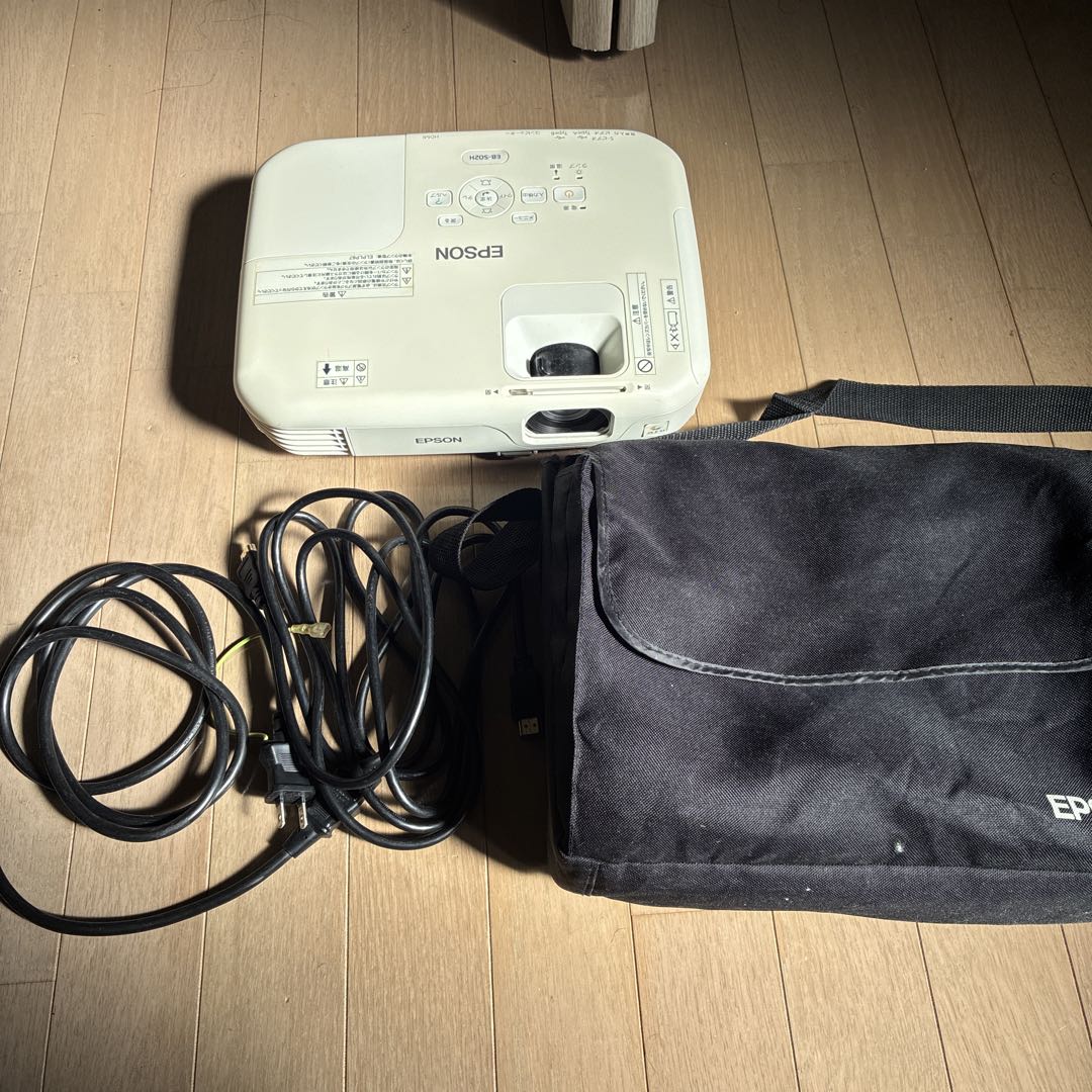 EPSON EB-S02H プロジェクター本体 コード バックセット - メルカリ