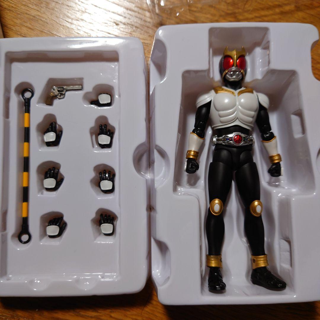 真骨彫製法 仮面ライダークウガ グローイングフォーム S.H.Figuarts