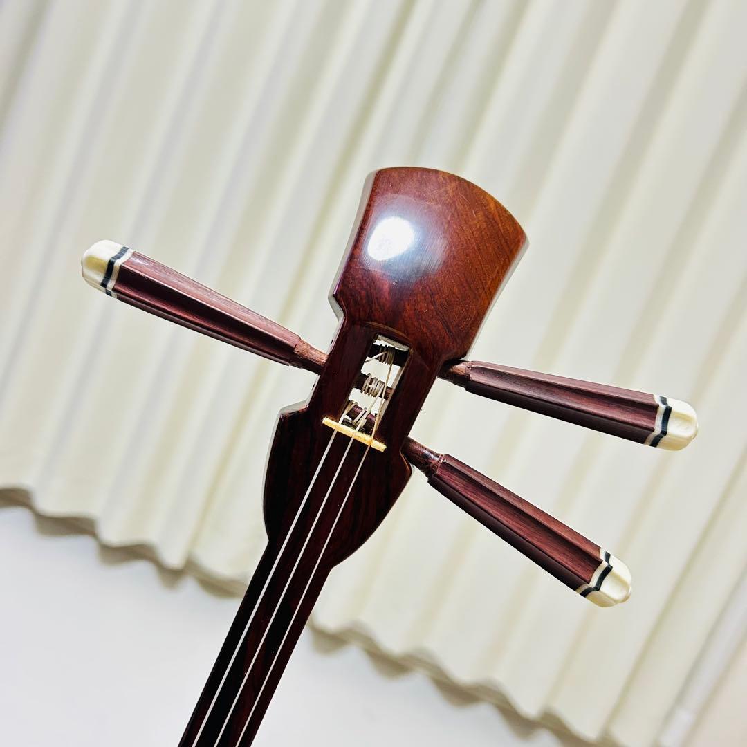 希少品】高級 沖縄三線 与那城型 実入りゆし木 スンチー塗り 蛇革 本革