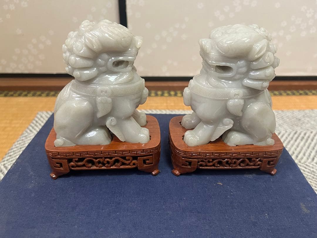 獅子像 2体セット 木製台座付き