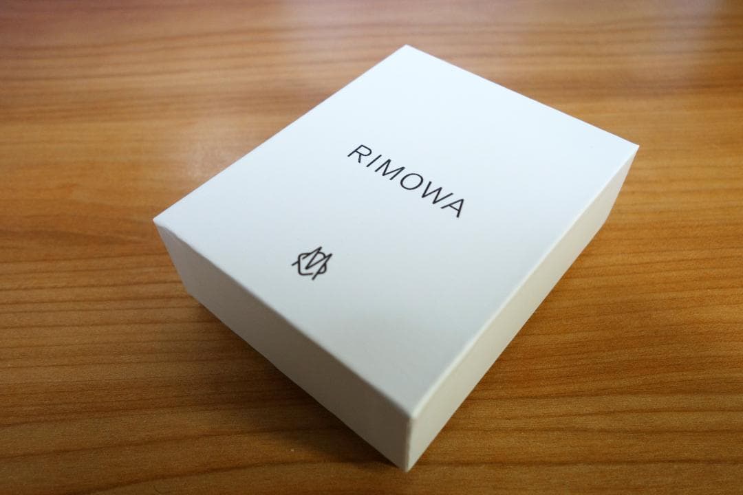 RIMOWA トランプ トランプケース s-l1200.jpg