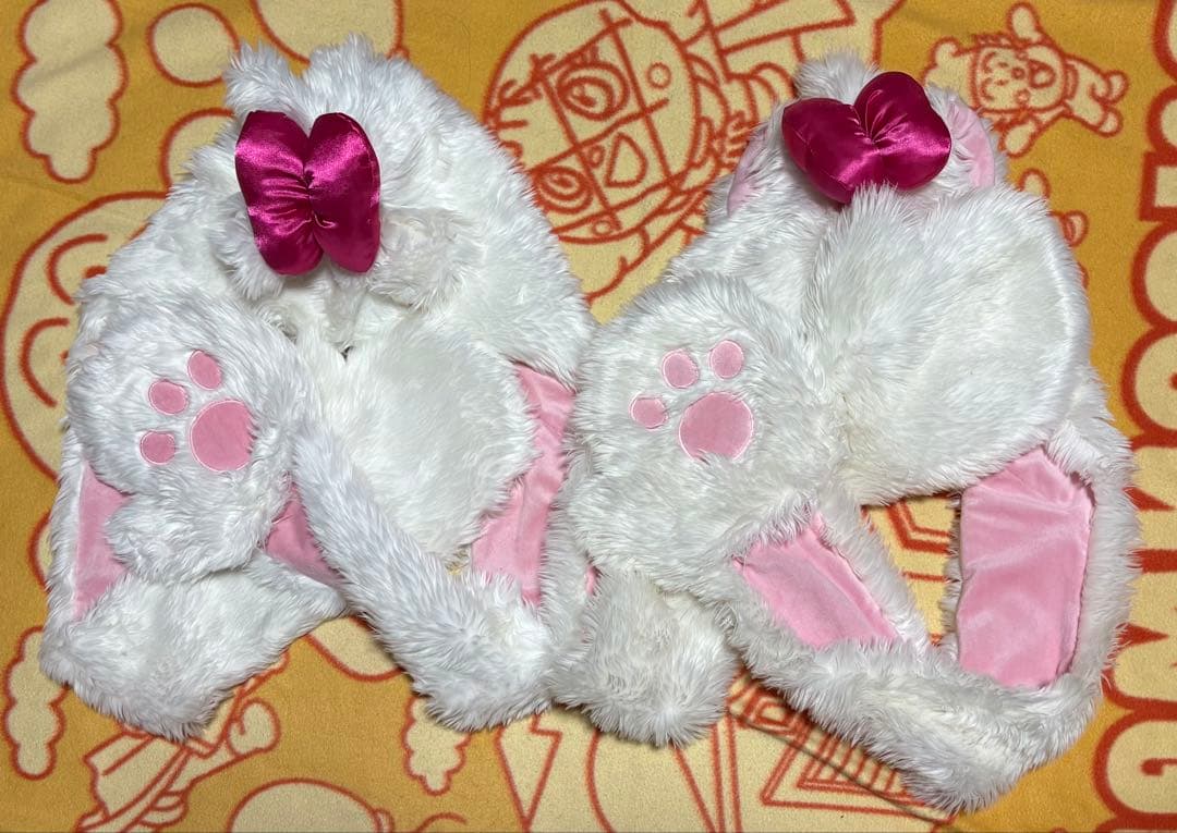 マリー　ちゃん　マフラーキャップ　2個 ディズニー マリーちゃん マフラーキャップ ファンキャップ - メルカリ