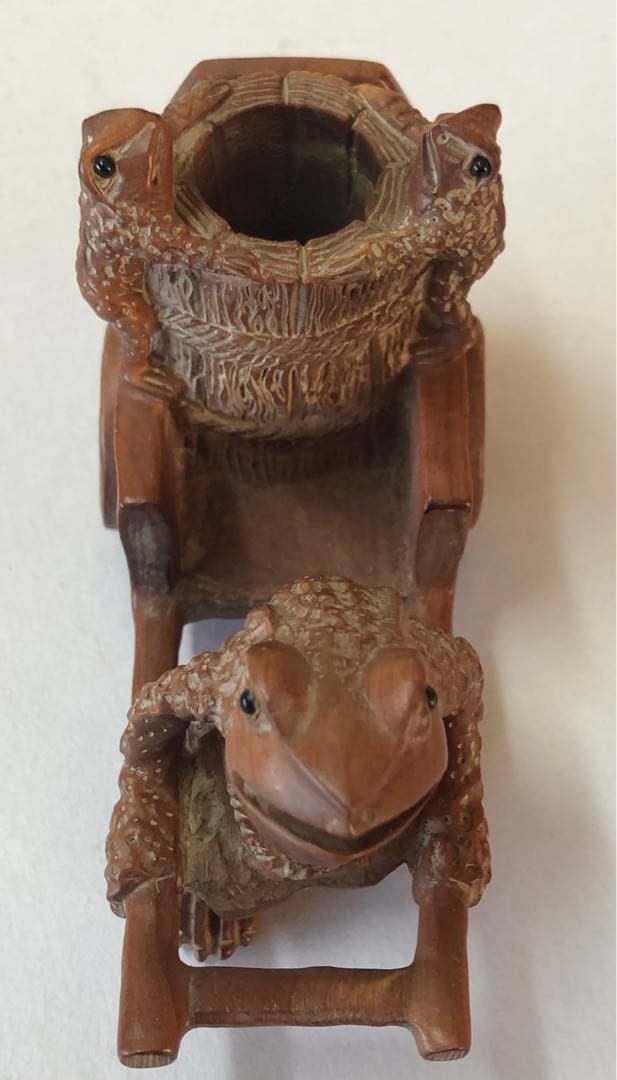 カエル車アンティークオブジェ小物入り透かし彫り蛙現品無料発送です