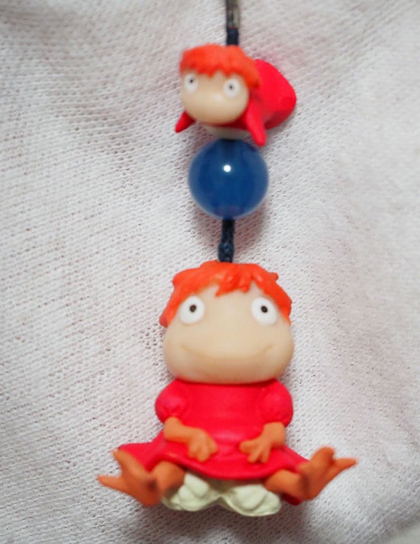 希少 崖の上のポニョ ストラップ 天然石 ジブリ