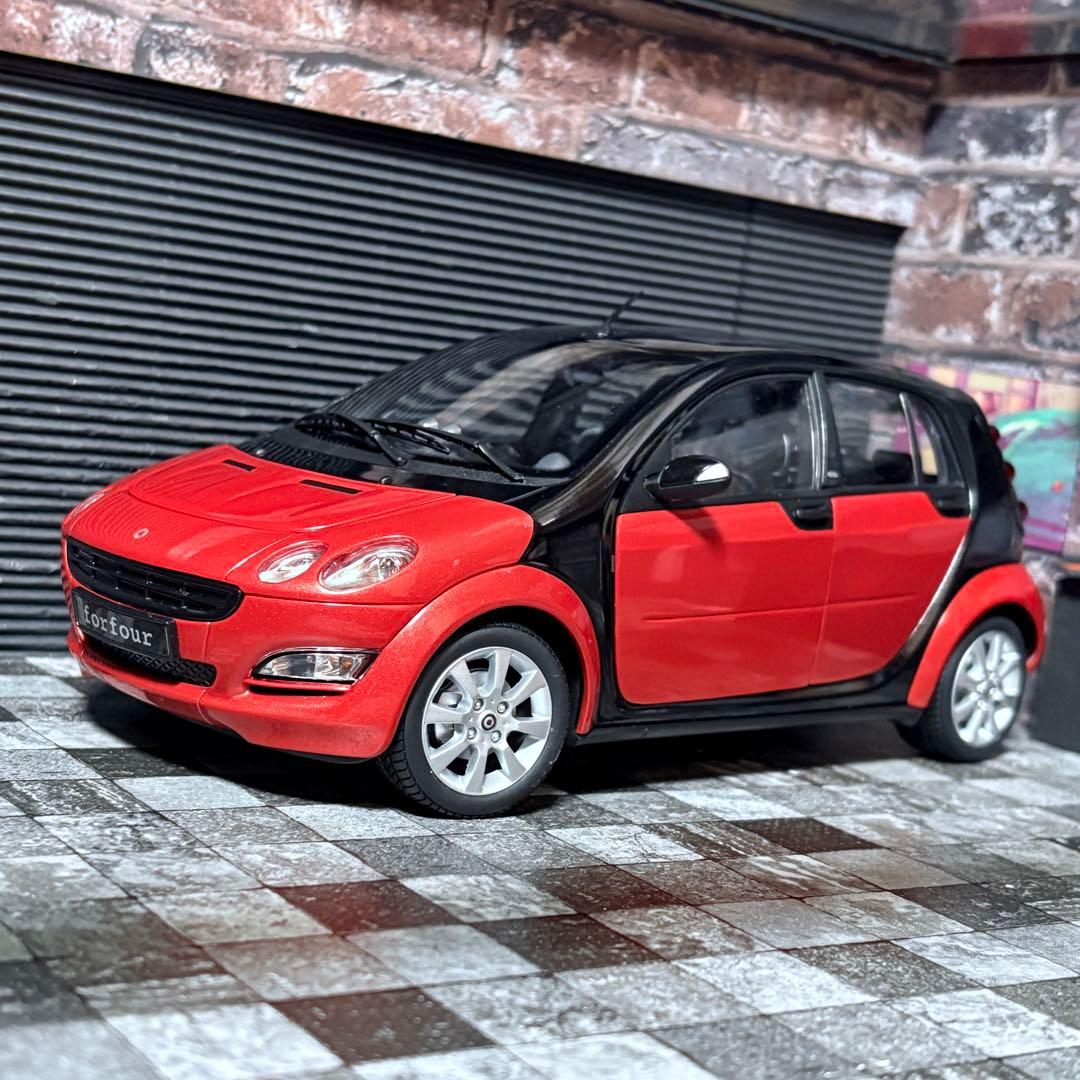 ディーラー特注 1/18 京商 smart forfour (W454)