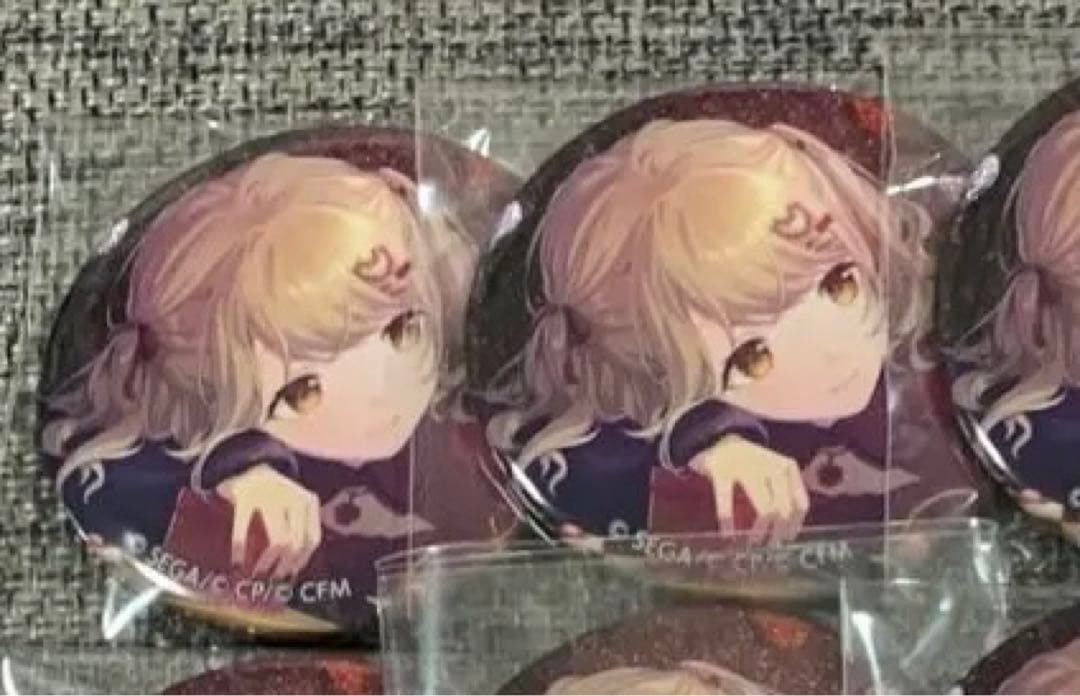 プロセカ バレンタイン 小豆沢こはね 40b 2個 グリッター缶バッジ