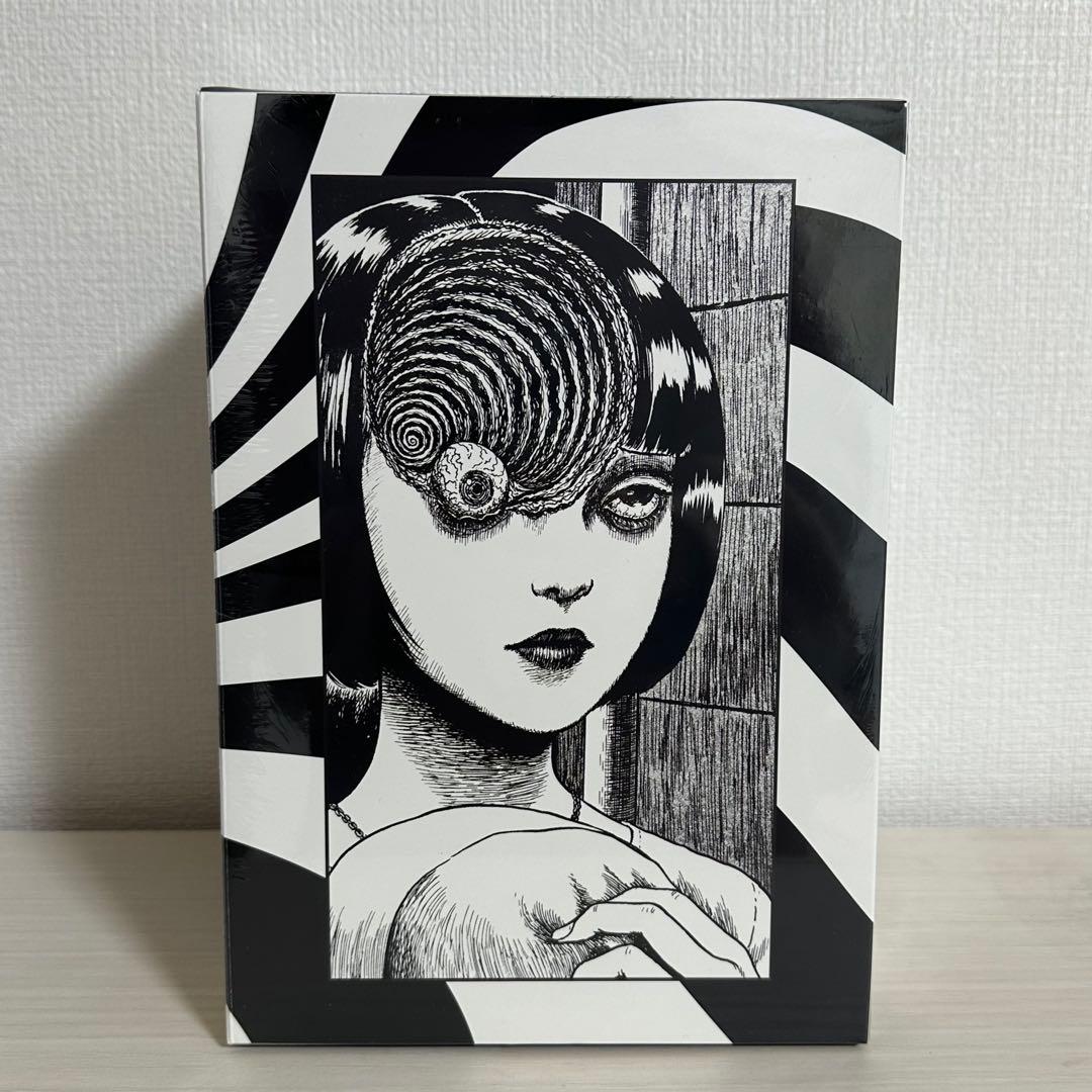 伊藤潤二 アンボックスインダストリーズ ソフビ うずまき 黒谷あざみ 白黒