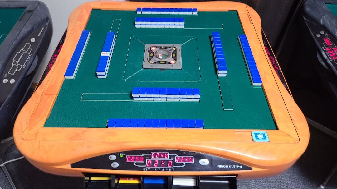 アモス アルティマ 全自動麻雀卓 全自動麻雀卓アモスアルティマブルー枠の動き - YouTube