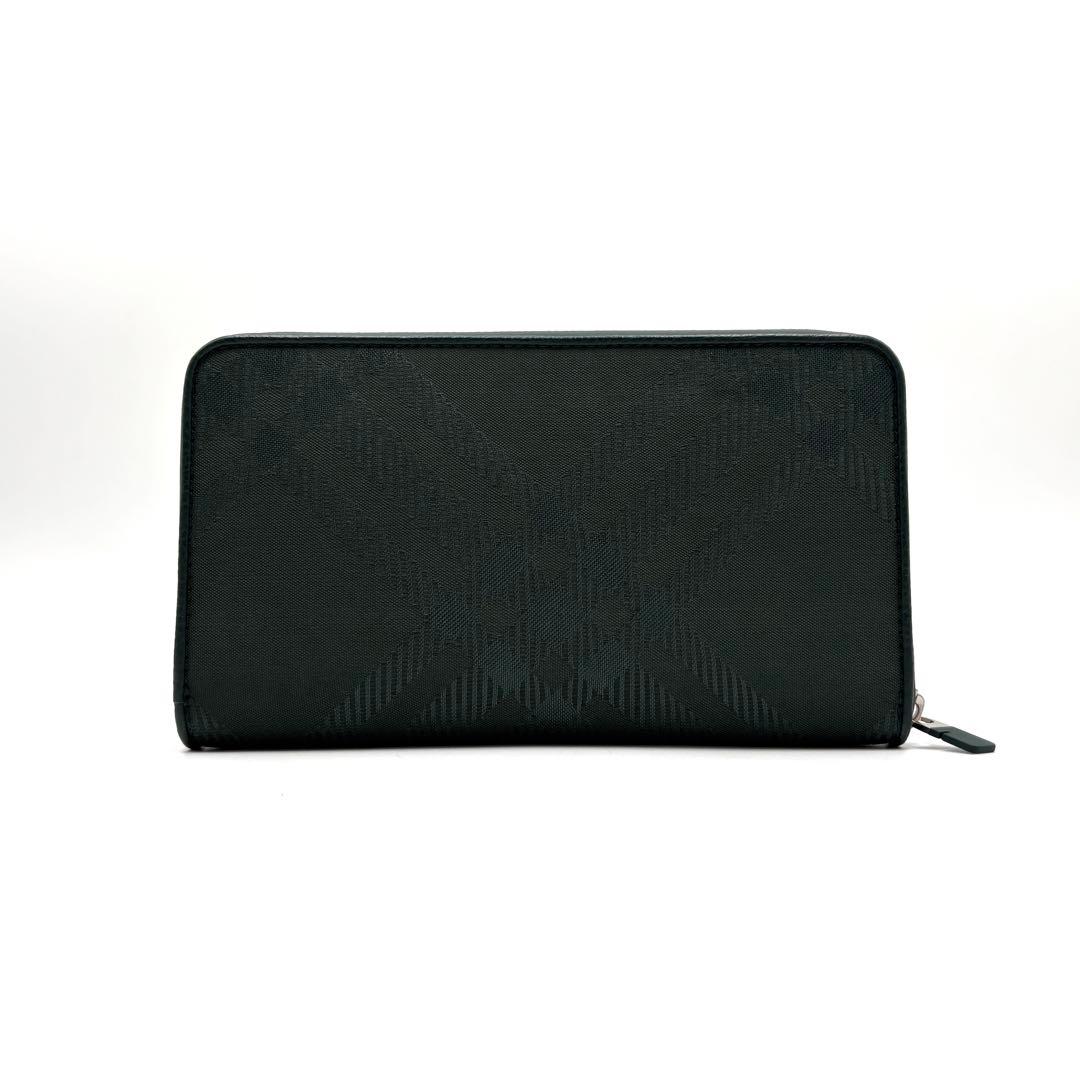 現行・未使用に近い】バーバリー ラージチェックジャガード ジップ