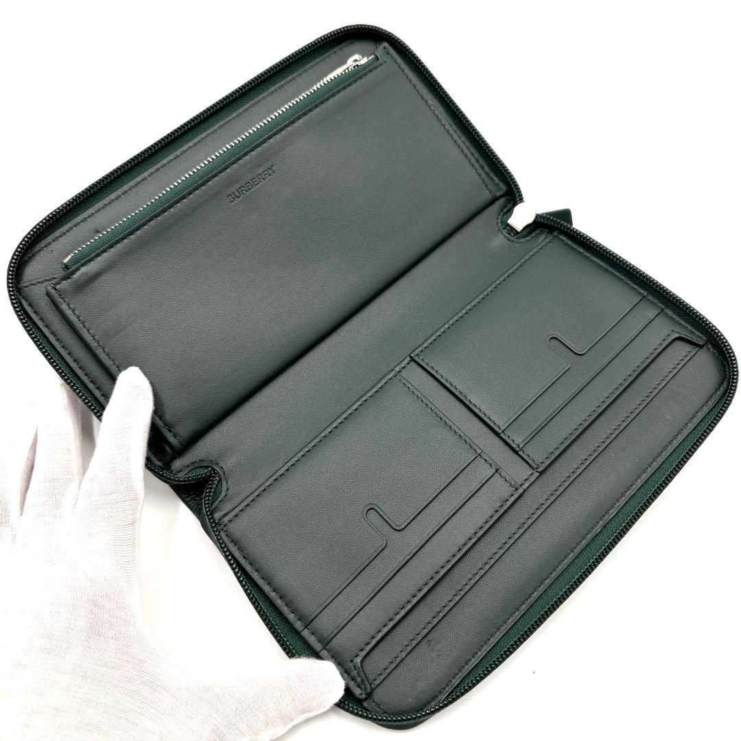 現行・未使用に近い】バーバリー ラージチェックジャガード ジップ