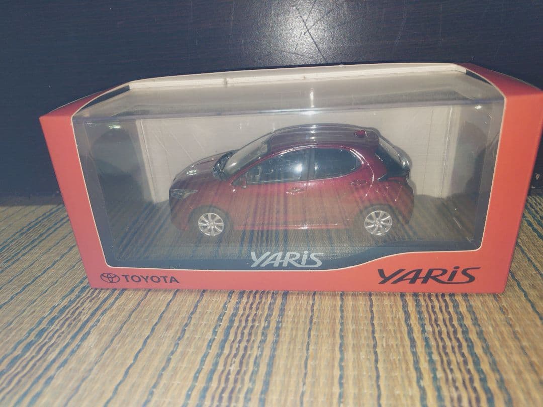 トヨタ ヤリス センシュアルレッドマイカ 1/30 ミニカー - メルカリ