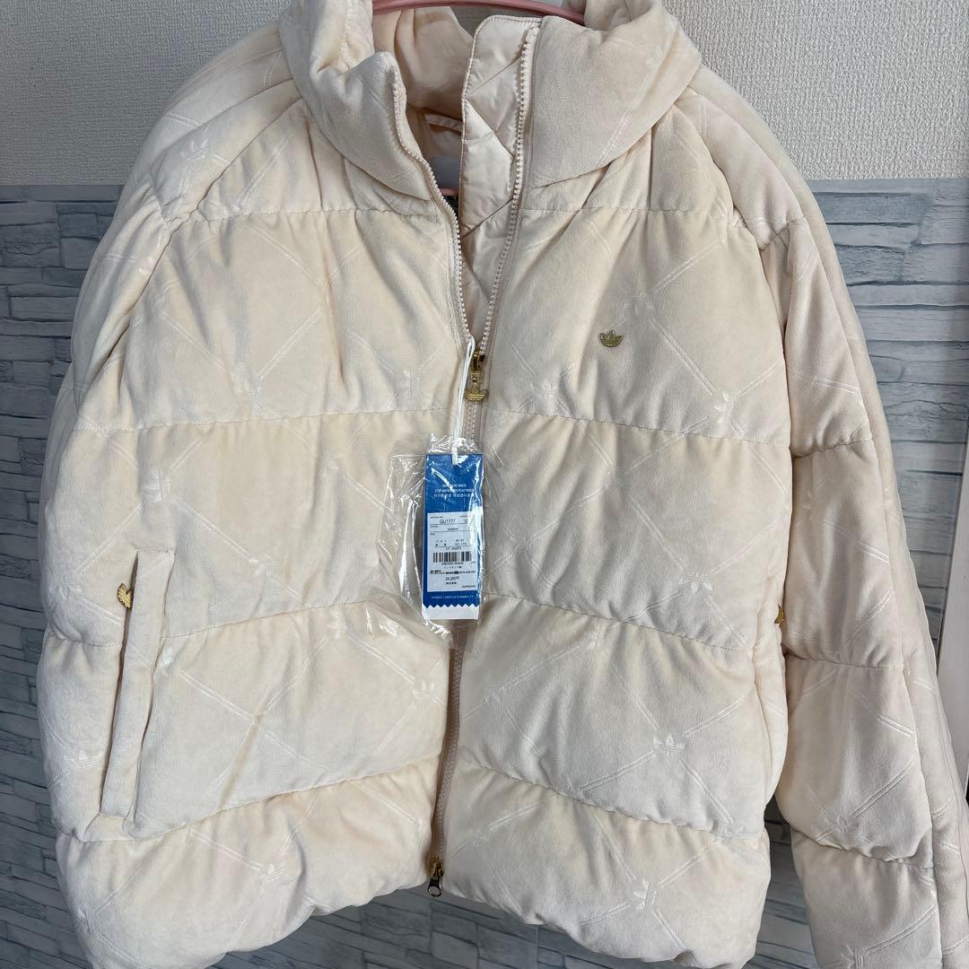 新品　アディダスオリジナルス　ダウン　パファー　ジャケット