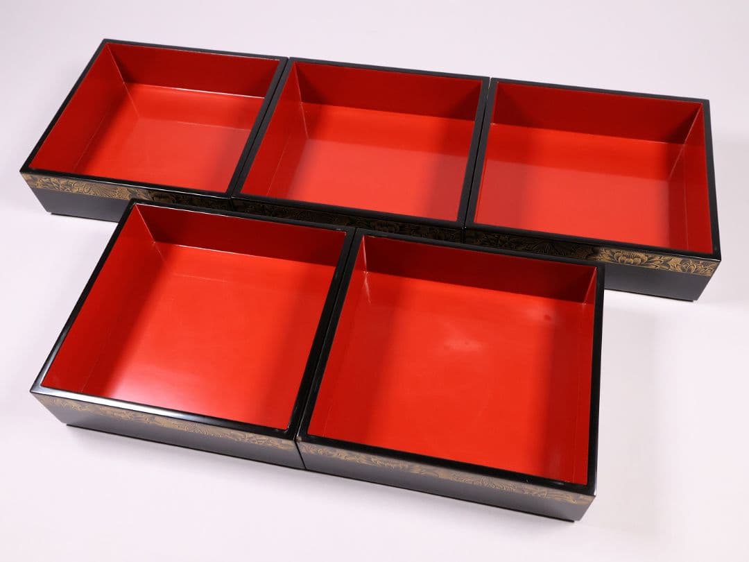 輪島塗 沈金 菊花 五段重箱 蓋2枚 黒塗 内朱塗 木製漆器 漆芸【MB56