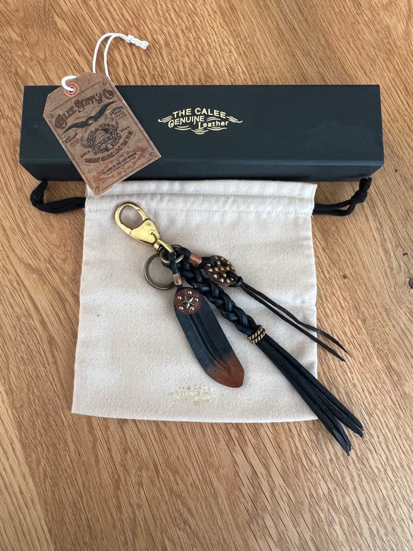 calee キャリー　レザーキーホルダー　クライミー