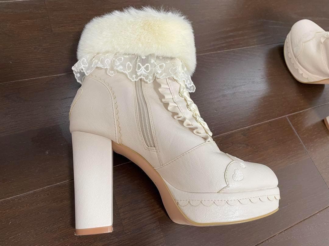 リズリサ LIZLISA 編み上げショートブーツ ホワイト - メルカリ