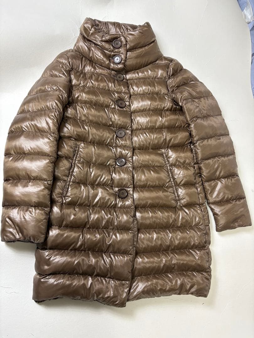 れ*ー様 【Herno】　ヘルノ　 ベージュ ダウンコート サイズ42 美品