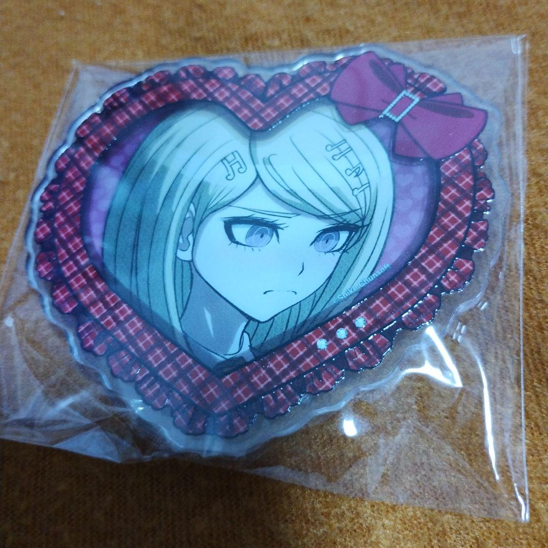 ダンガンロンパ 赤松楓 ハート型アクリルバッジ - メルカリ