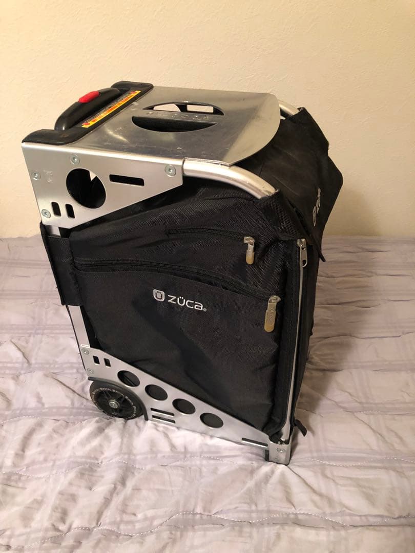 ZÜCA ズーカ　ブラック 座れる　キャリーケース　人気 旅行 シンプル